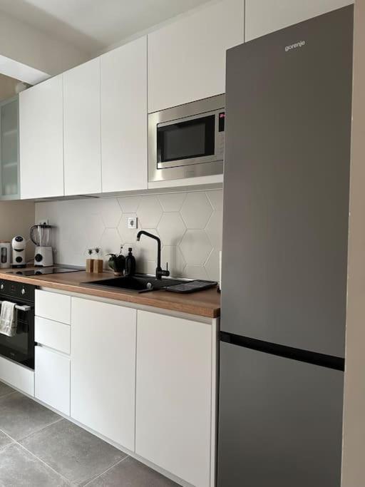 New Luxury Furnished Apartment - Beach, Varna Center & Fast Wi-Fi 外观 照片